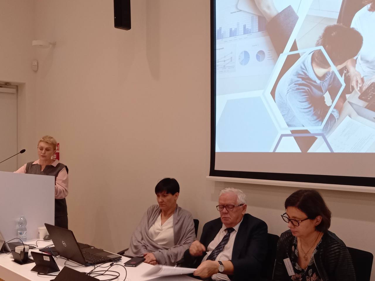 photo_2024-10-16_08-18-51