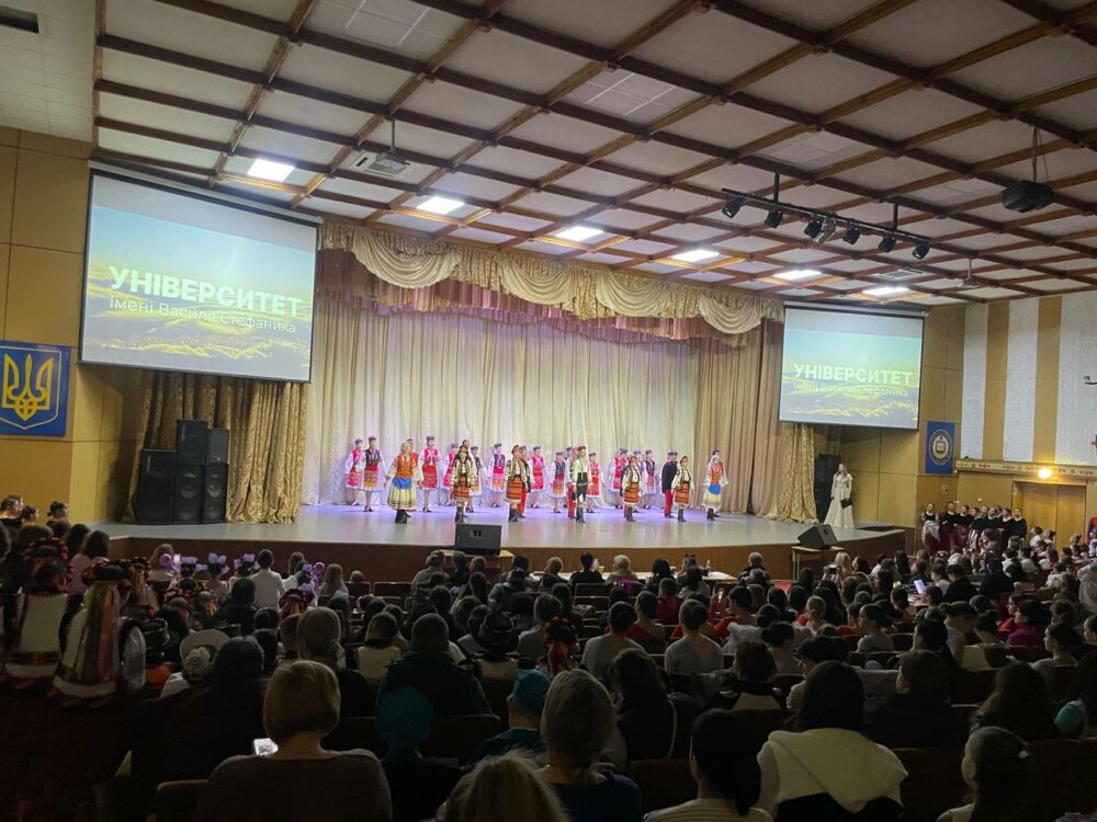 photo_5375241456475832230_y